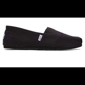 TOMS toe-stitch, and elastic V for easy on and off